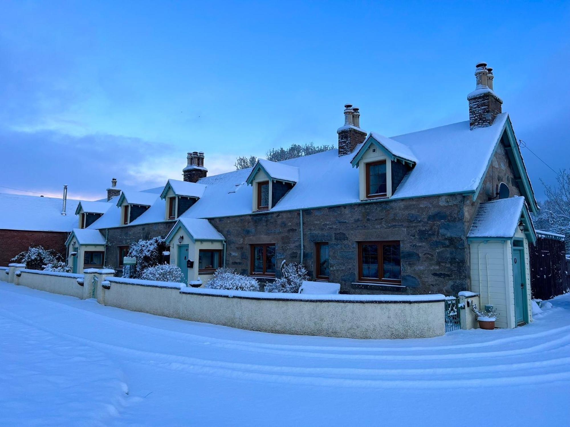 Rosemount Bothy - Highland Cottage Garve Extérieur photo